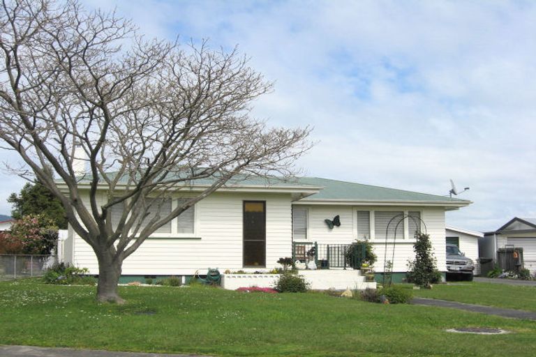 Photo of property in 50 Tennyson Crescent, Stoke, Nelson, 7011