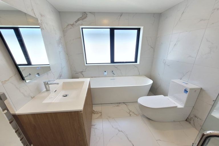 Photo of property in 76c Chartwell Avenue, Glenfield, Auckland, 0629