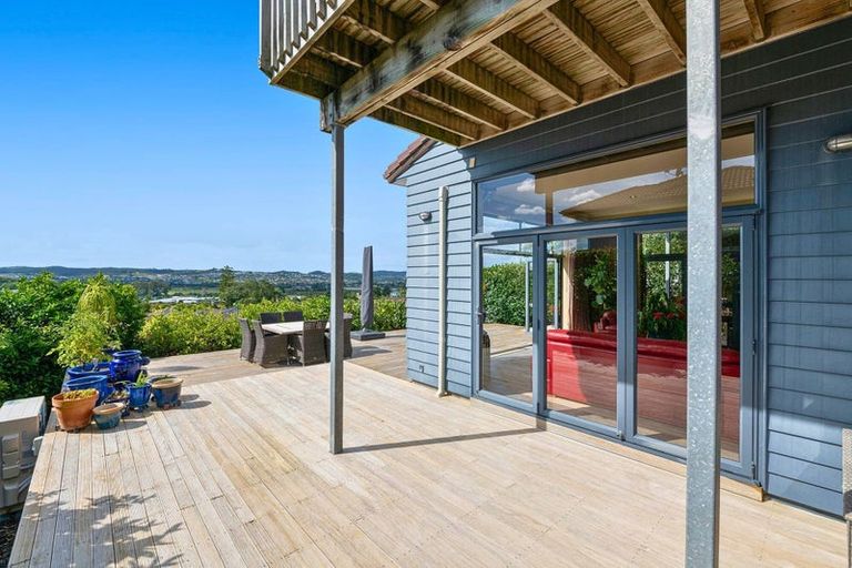 Photo of property in 13 Seagate Place, Red Beach, 0932