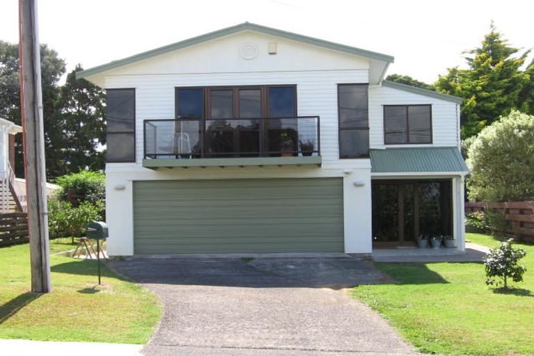 Photo of property in 83 Cliff View Drive, Green Bay, Auckland, 0604