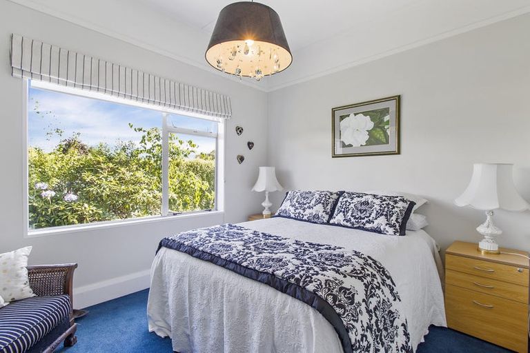 Photo of property in 12 Parsonage Road, Waimate, 7924