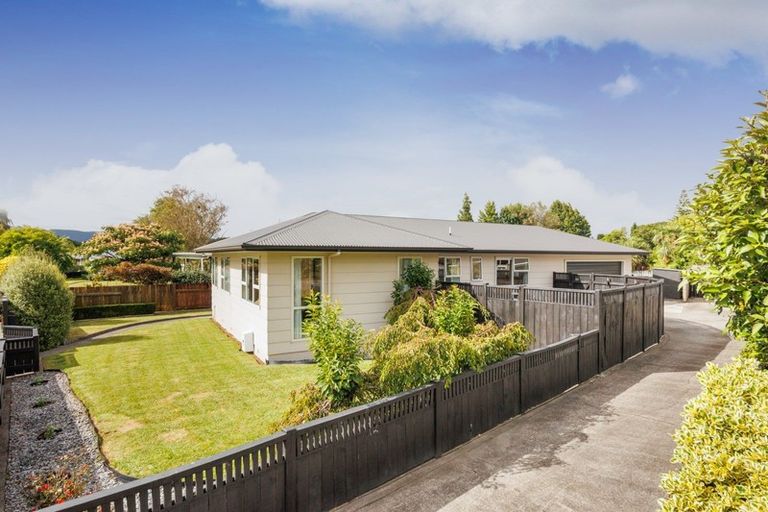 Photo of property in 4 Ruamahanga Crescent, Terrace End, Palmerston North, 4410