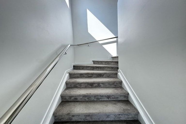 Photo of property in 9a Pukeroa Place, Papakura, 2110