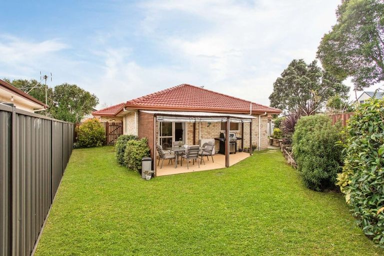 Photo of property in 11a Dianne Louise Drive, Half Moon Bay, Auckland, 2012