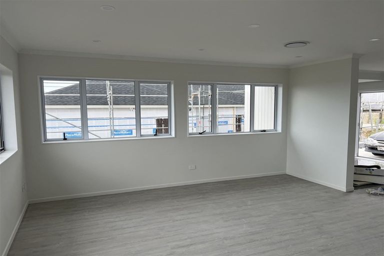 Photo of property in 85c Lake Panorama Drive, Henderson Valley, Auckland, 0614