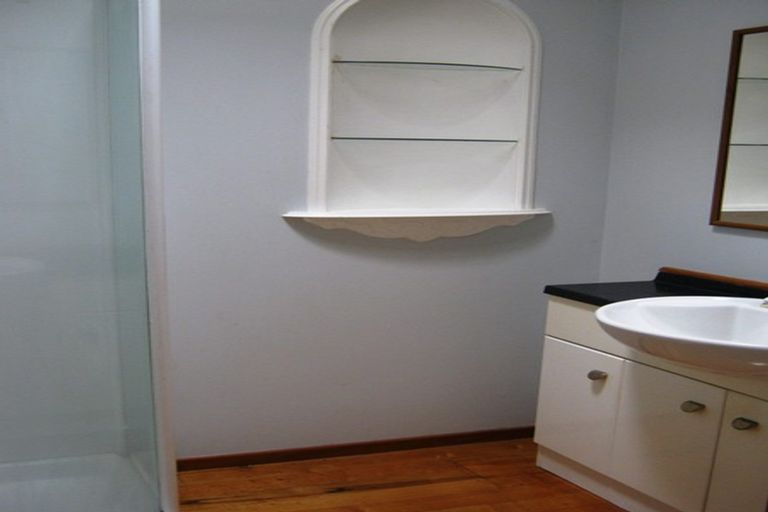 Photo of property in 62 Wellesley Road, Mangere Bridge, Auckland, 2022