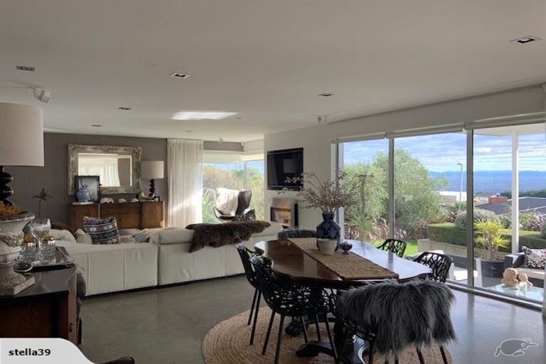 Photo of property in 6 Stoneyridge Close, Mount Pleasant, Christchurch, 8081