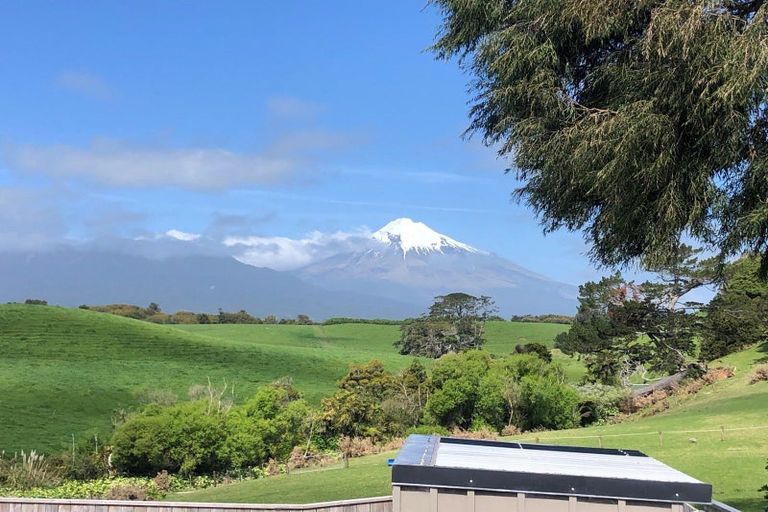 Photo of property in 100 Carthew Street, Okato, 4335