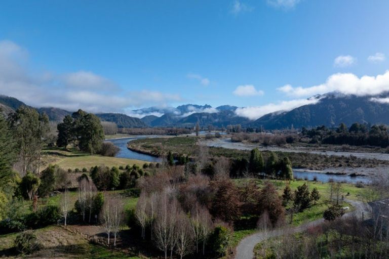 Photo of property in 21 Grey Street, Murchison, 7007