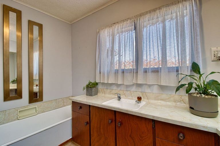 Photo of property in 2/14 Avondale Road, Taradale, Napier, 4112