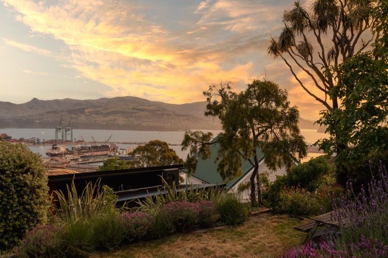 Photo of property in 43 Jacksons Road, Lyttelton, 8082