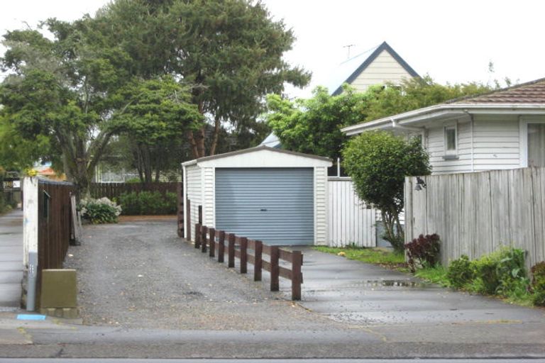 Photo of property in 1/100 Beach Road, Pahurehure, Papakura, 2113