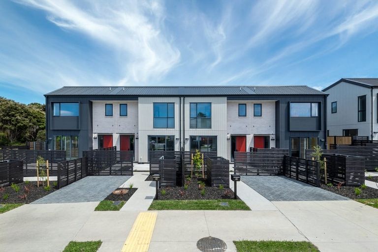 Photo of property in 34 Te Aniwaniwa Terrace, Albany, 0632