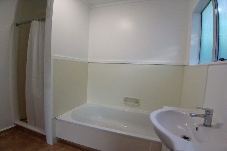 Photo of property in 4a Sarah Way, Crofton Downs, Wellington, 6035