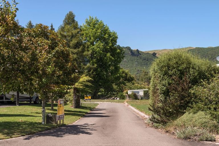 Photo of property in 34 Lakemere Way, Kinloch, Taupo, 3377