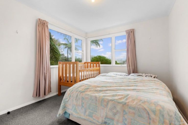 Photo of property in 33 Pembroke Road, Northland, Wellington, 6012