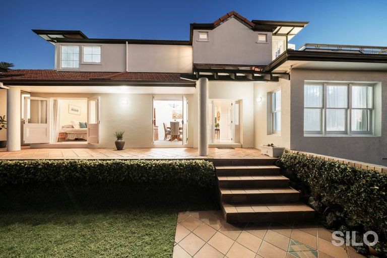 Photo of property in 1/248 Hurstmere Road, Takapuna, Auckland, 0622