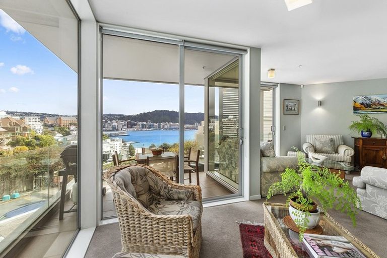 Photo of property in Alto Apartments, 2b/22 Telford Terrace, Oriental Bay, Wellington, 6011