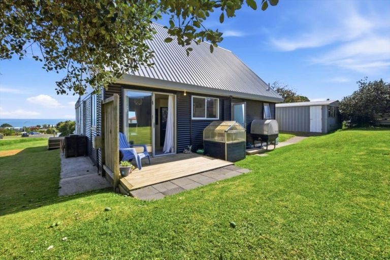 Photo of property in 21 Whenuariri Place, Maketu, Te Puke, 3189