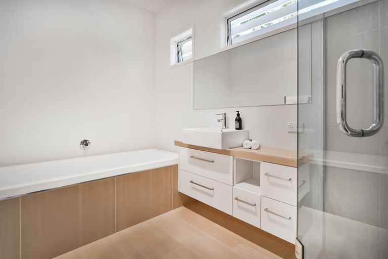 Photo of property in 3 Hikanui Drive, Havelock North, 4130