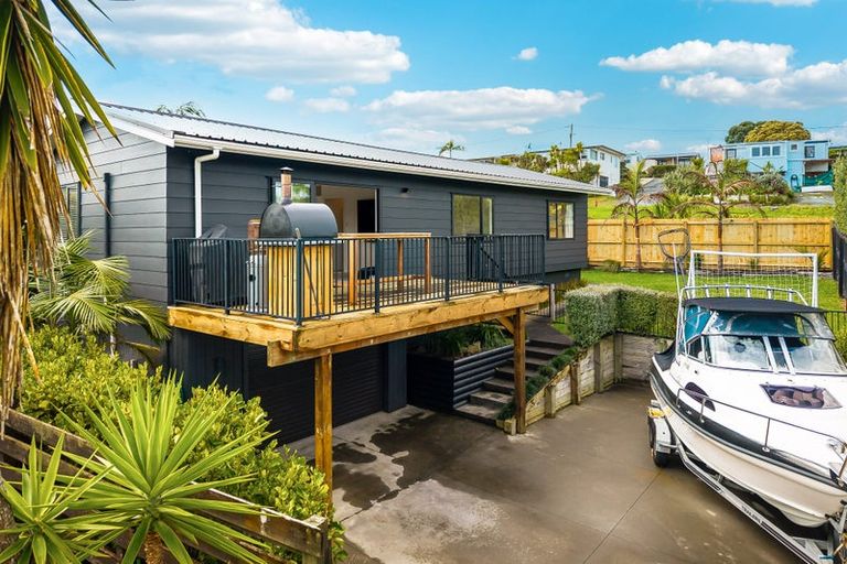 Photo of property in 85b Rosario Crescent, Red Beach, 0932