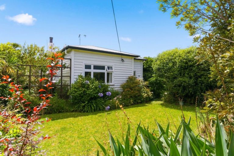 Photo of property in 75 Liverpool Street, Levin, 5510