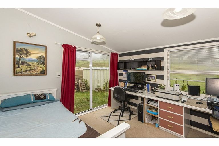 Photo of property in 382 Pahi Road, Pahi, Paparoa, 0571