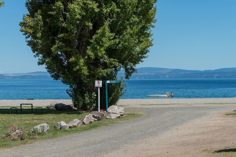 Photo of property in 34 Lakemere Way, Kinloch, Taupo, 3377