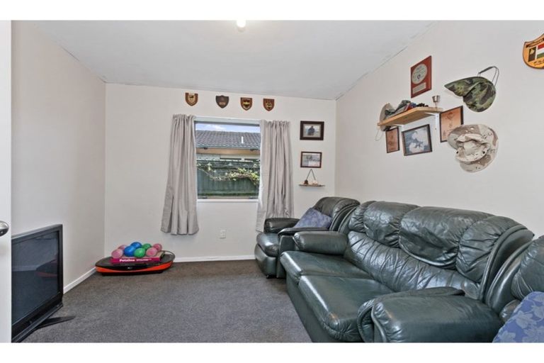 Photo of property in 43 Arcon Drive, Broomfield, Christchurch, 8042