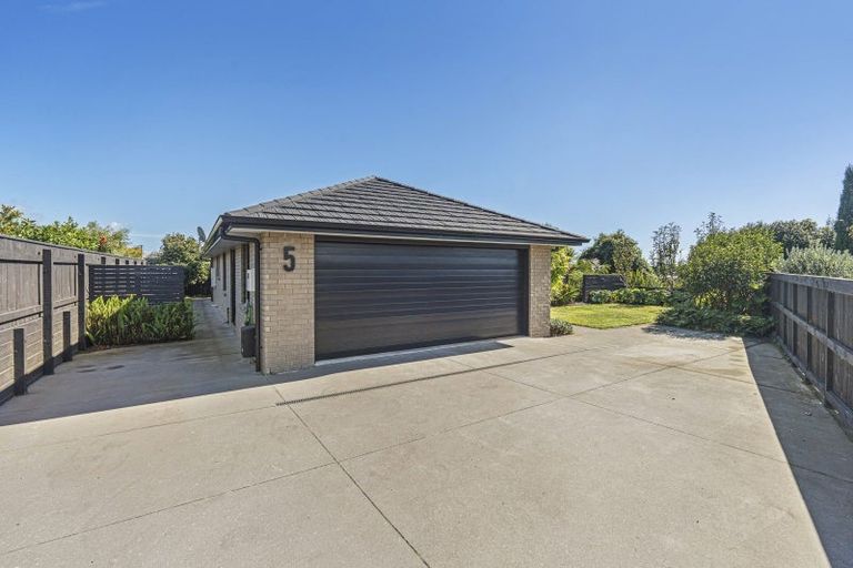 Photo of property in 5 Cessna Lane, Glen Avon, New Plymouth, 4312