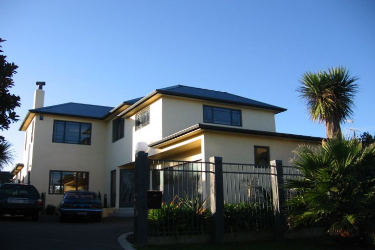 Photo of property in 37 Puriri Street, Woburn, Lower Hutt, 5010