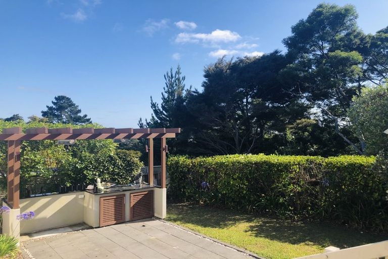 Photo of property in 14 Condor Place, Unsworth Heights, Auckland, 0632