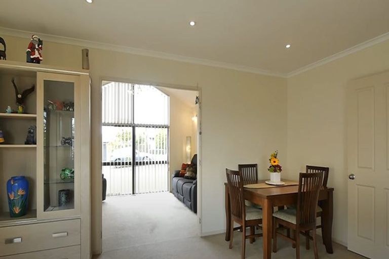 Photo of property in 10 Bonny Crescent, Massey, Auckland, 0614