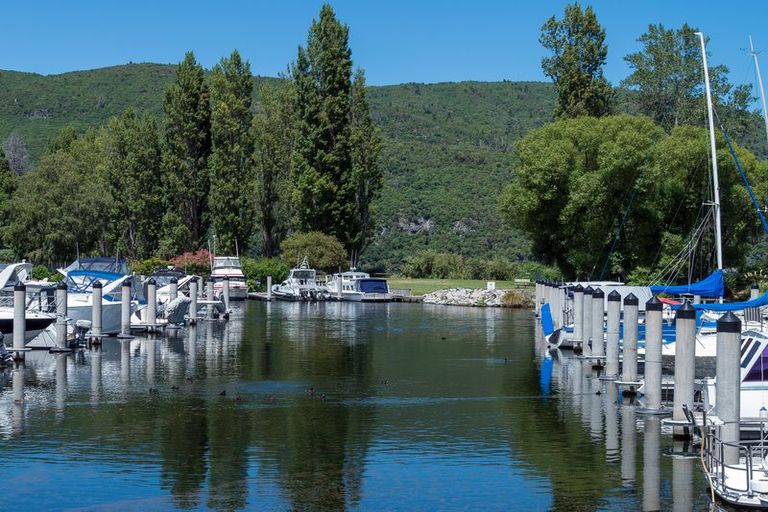 Photo of property in 34 Lakemere Way, Kinloch, Taupo, 3377