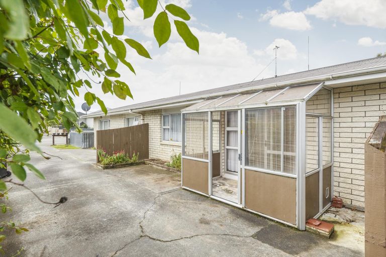 Photo of property in 2/364 Featherston Street, Palmerston North, 4414