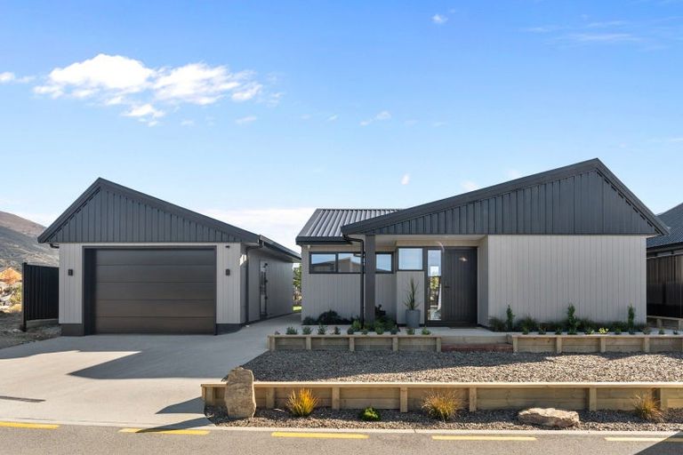 Photo of property in 25 Ellacott Lane, Lake Hawea, 9382