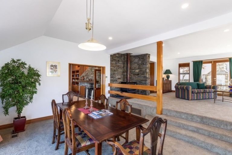 Photo of property in 10 Peregrine Place, Queenstown, 9300