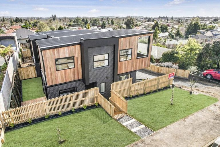 Photo of property in 4/7 Tarbett Road, Hillcrest, Hamilton, 3216