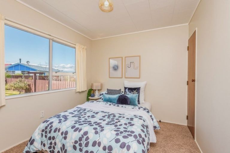 Photo of property in 40 Norfolk Crescent, Otaki Beach, Otaki, 5512