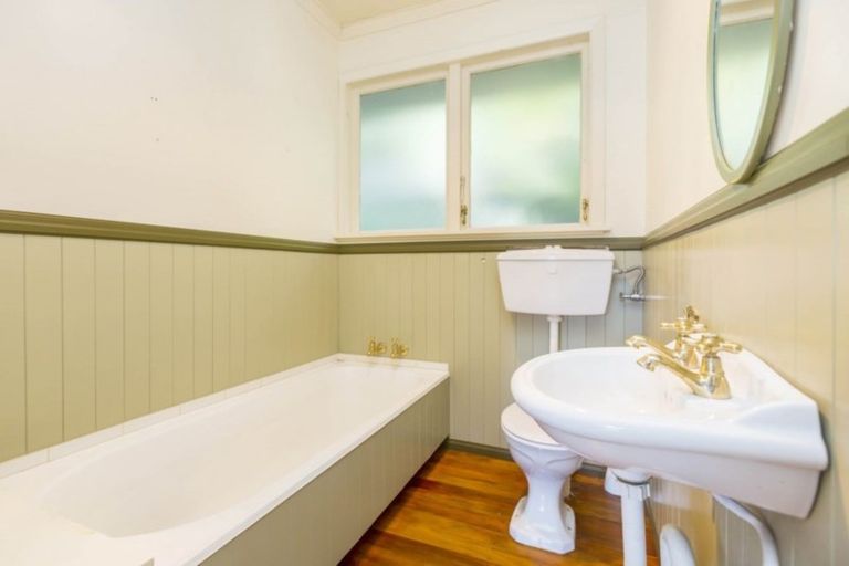 Photo of property in 29 Blue Mountains Road, Silverstream, Upper Hutt, 5019