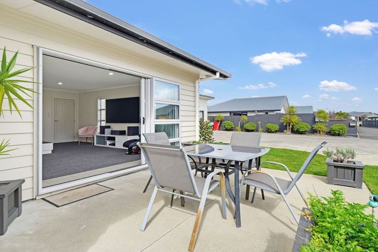 Photo of property in 9 Majestic Way, Kelvin Grove, Palmerston North, 4414