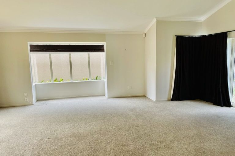 Photo of property in 10 Cellarmans Street, Te Atatu Peninsula, Auckland, 0610