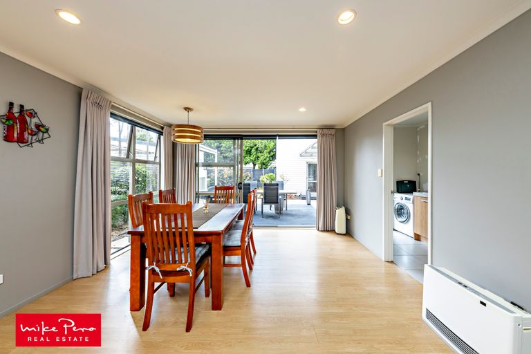 Photo of property in 47 Bruce Pulman Drive, Takanini, 2112