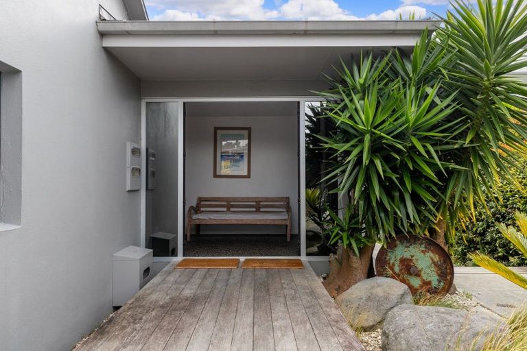 Photo of property in 51 St Michaels Avenue, Point Chevalier, Auckland, 1022