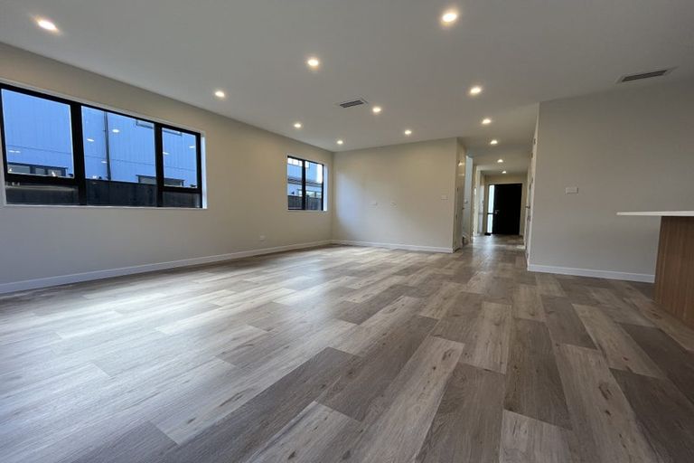 Photo of property in 13 Babos Avenue, Kumeu, 0810