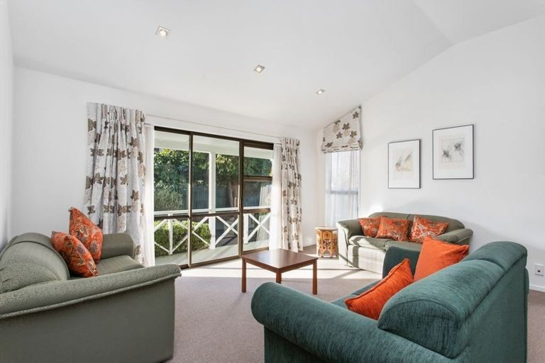 Photo of property in 34b Highland Place, Avonhead, Christchurch, 8042