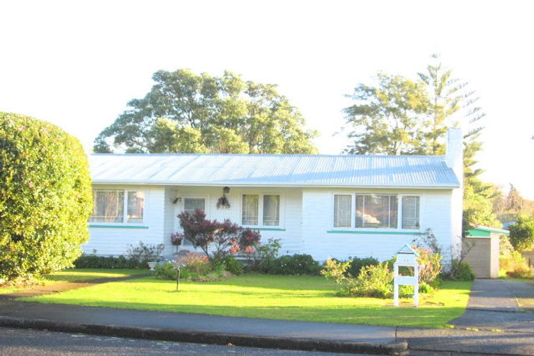 Photo of property in 18 Tampin Road, Hillpark, Auckland, 2102