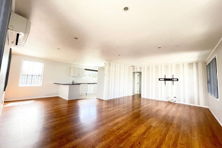 Photo of property in 8 Frostbite Place, Ranui, Auckland, 0612