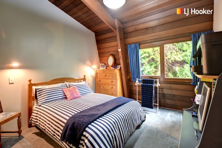 Photo of property in 4 Barling Street, Macandrew Bay, Dunedin, 9014