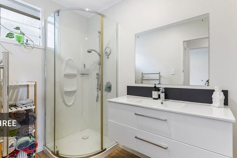 Photo of property in 30 Chartwell Avenue, Glenfield, Auckland, 0629